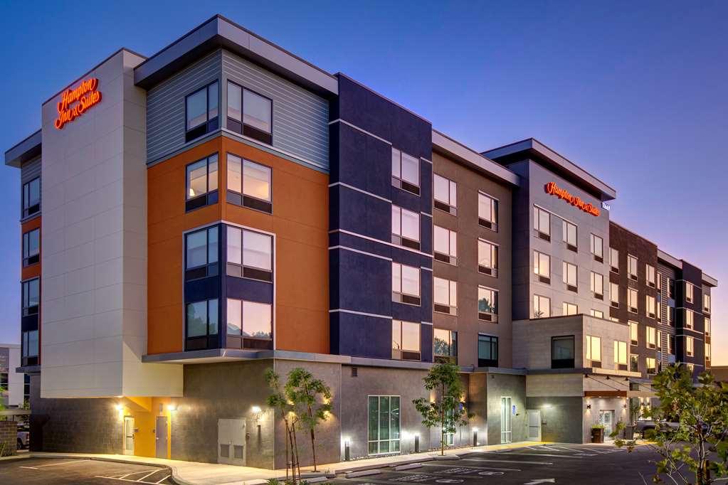 Hampton Inn & Suites Ontario Rancho Cucamonga Eksteriør billede