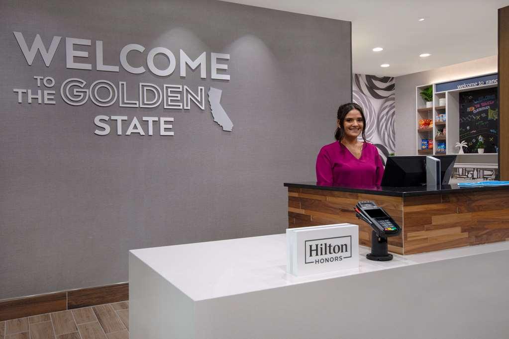 Hampton Inn & Suites Ontario Rancho Cucamonga Eksteriør billede