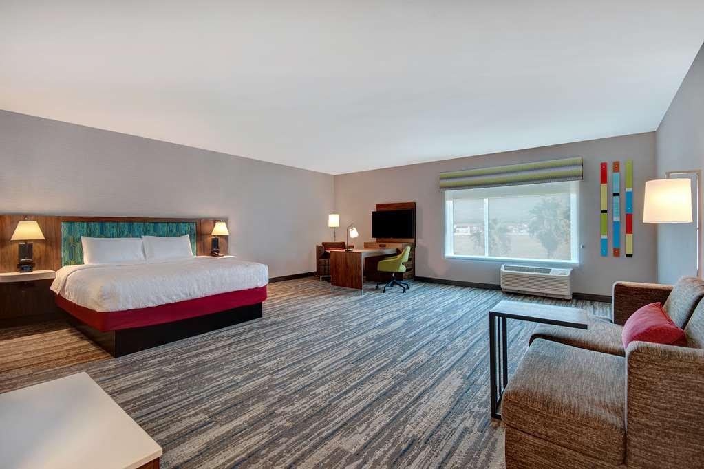 Hampton Inn & Suites Ontario Rancho Cucamonga Værelse billede