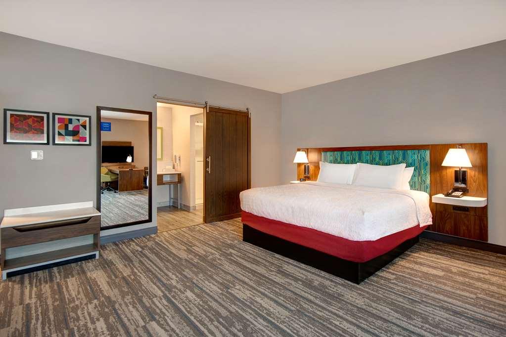 Hampton Inn & Suites Ontario Rancho Cucamonga Værelse billede
