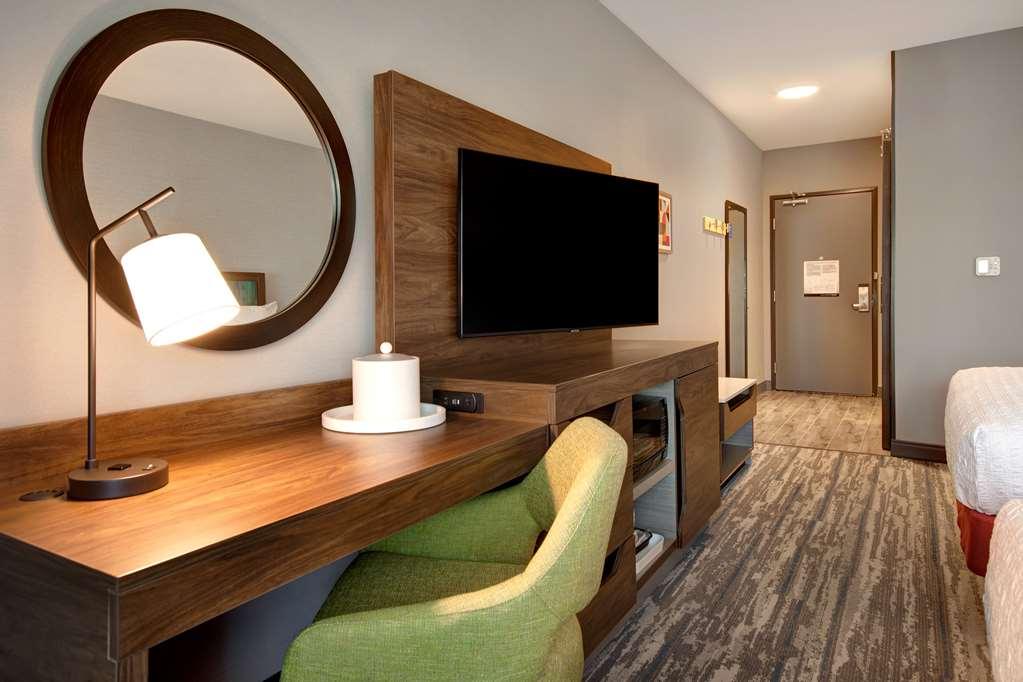 Hampton Inn & Suites Ontario Rancho Cucamonga Værelse billede