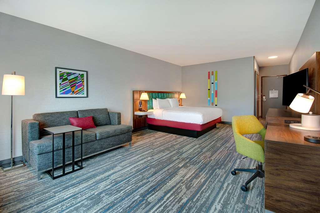 Hampton Inn & Suites Ontario Rancho Cucamonga Værelse billede